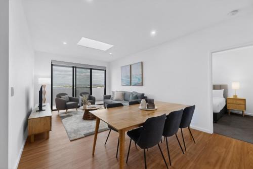 Cannington Apartment | Brand-New 3-Bed Apartment with Scenic Views