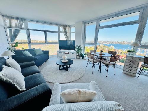 Neutral Bay Apartment | Breathtaking Harbour Bridge & Harbour Views, Corner Apartment, Free Parking