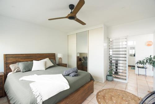 Stuart Park Apartment | Breezy Treetop Escape in Stuart Park - 3 beds