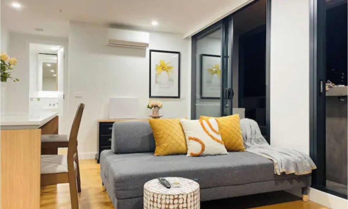 West Melbourne Apartment | Bright 2B apt next to Flagstaff Garden freeparking