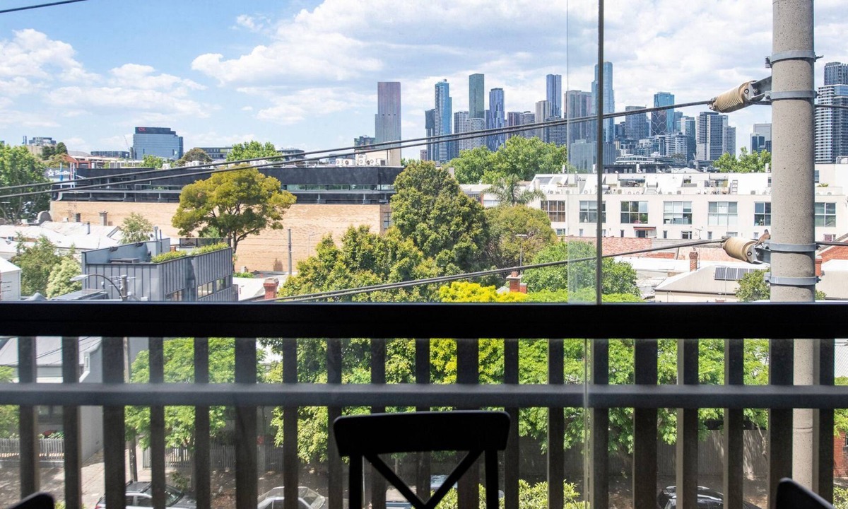 West Melbourne Apartment | Bright City View Apartment West Melbourne