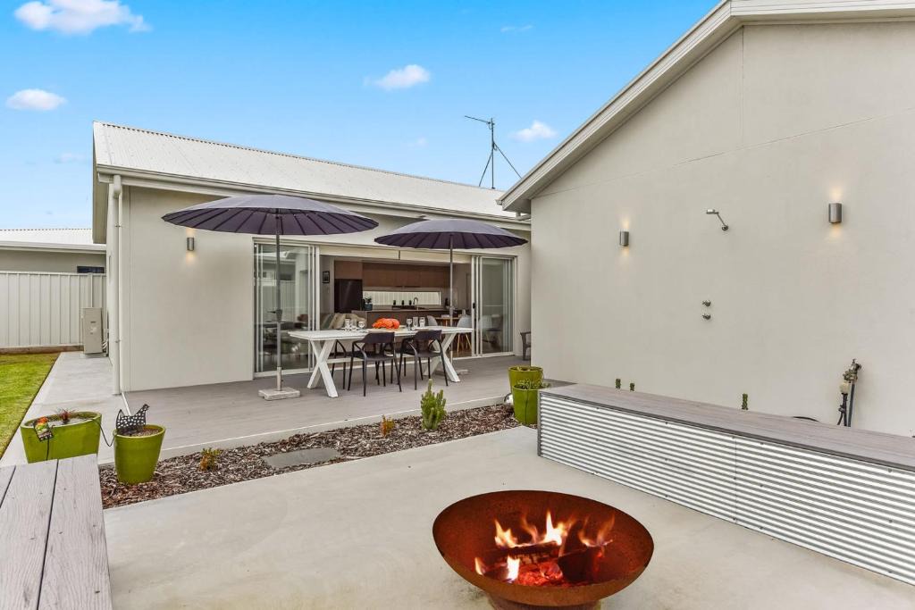 Waterhouse House | Bright & Easy - Address is 7 Cobb & C Way Pet Friendly Inside