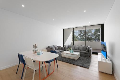 Gordon Apartment | Bright & Stylish 2-Bedroom Escape in Gordon