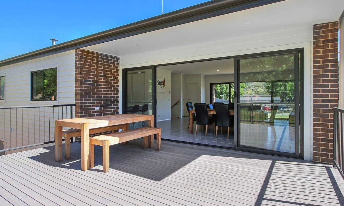 Bright House | BrightAway - Located in Bright, Victoria