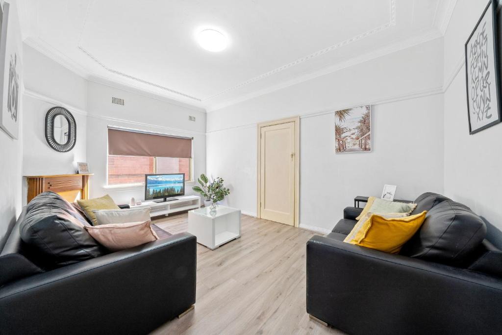Burwood Apartment | Burwood Newly Renovated 2 Bedroom Apartment