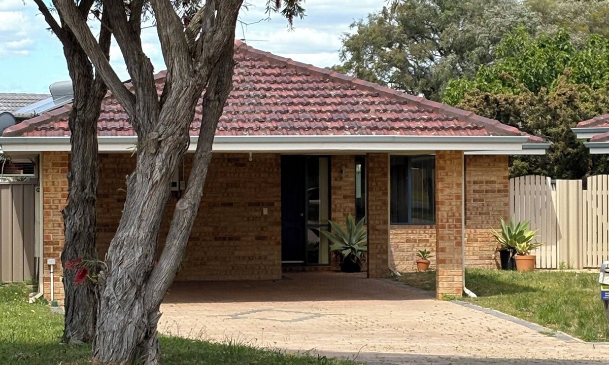 Geographe House | Busselton Bayside - minutes from the beach. Bring your doggie