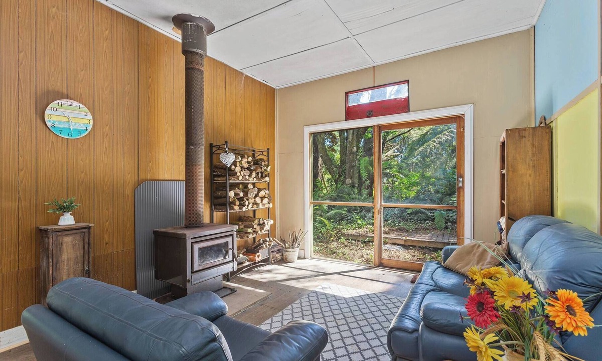 Tanybryn Cabin | Cabin in the Forest, Cosy Couples retreat