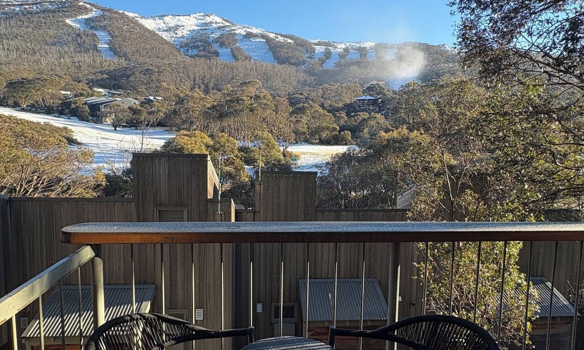 Thredbo Ski Chalet | cabin21 riverside - chalet accommodation on-snow in Thredbo