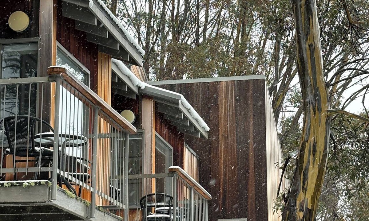 Thredbo Cabin | cabin21 riverside - peaceful mountain cabin accommodation in Thredbo village