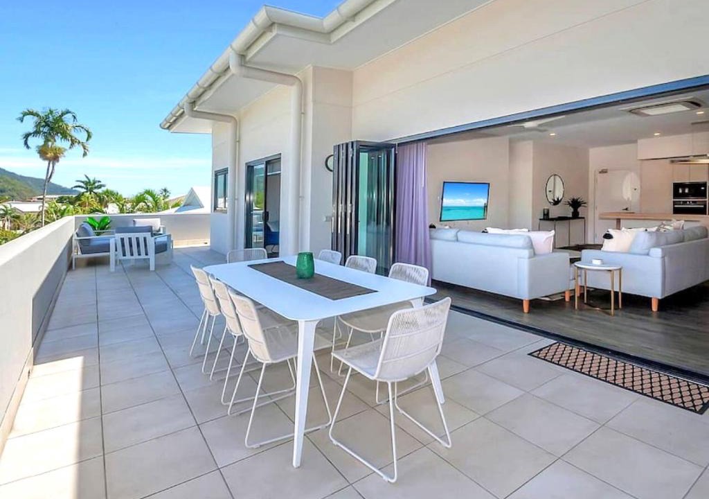 Cairns North Apartment | Cairns North 4-Bed with Outdoor Dining & Pool