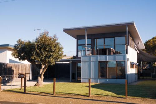 Kingscote House | Camelot