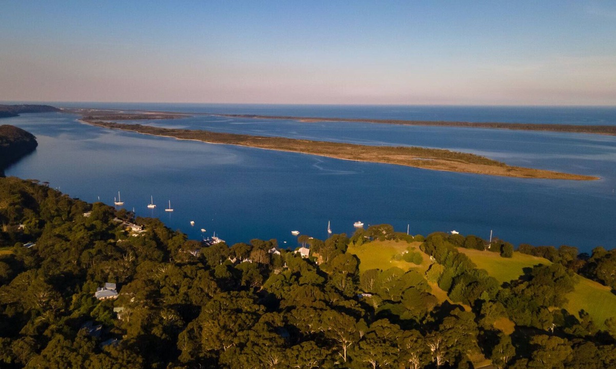 Nungurner House | Campfire Cottage: Kayaks, campfires, BBQs, and a peaceful bush setting