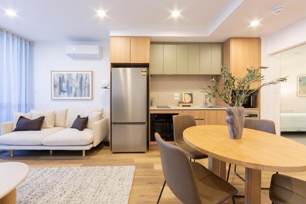 Phillip Apartment | Canopy Collective - Boutique 1 BR Apartments