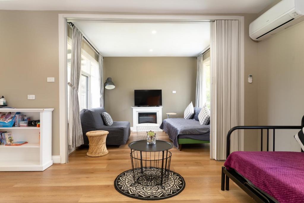Capel Sound House | Capel Cottage for Families & Groups