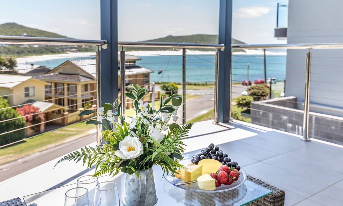 Fingal Bay Apartment | Carinya Bay View Unit 1 16 Tuna Crescent