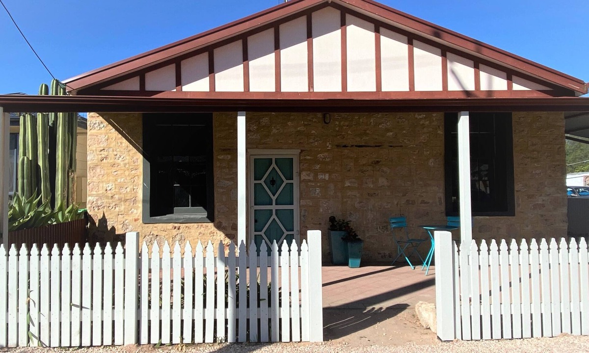 Moonta Cottage | Caroline Cottage Historic Moonta Township