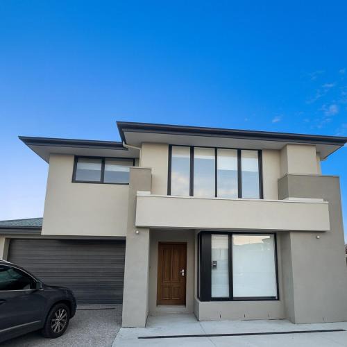 Mount Cottrell House | CasaAria - Modern, Contemporary, Luxe Linens