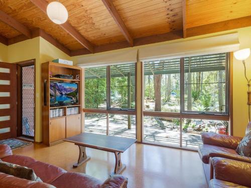 Mystery Bay House | Caseys Pet Friendly Beach Cottage