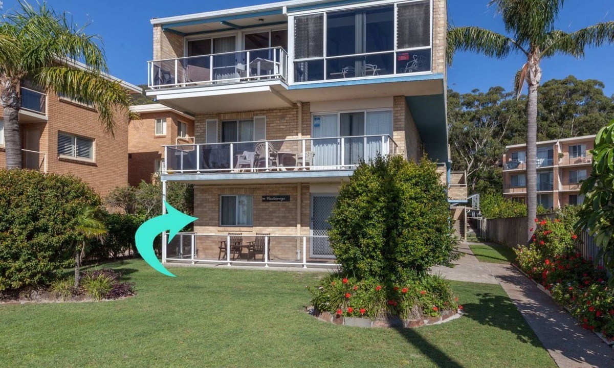 Shoal Bay Apartment | Castaways, 1/17 Shoal Bay Rd - Ground floor, 2-bedroom apartment right across from Shoal Bay Beach