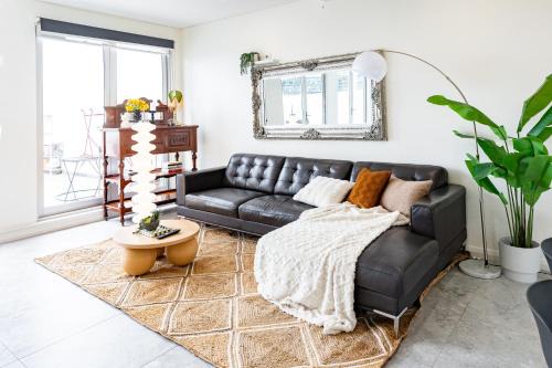 Ultimo Apartment | CBD Gem Near Central Station 2 Free Parking Spots