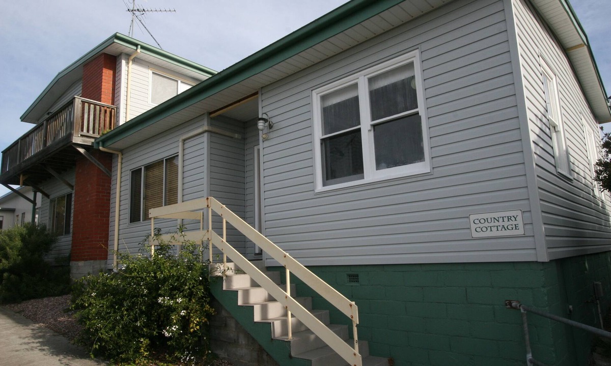 Blackmans Bay House | Cedar Cottages Blackmans Bay - Country Cottage