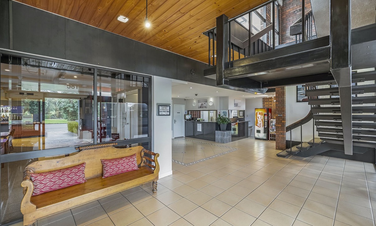 Warrnambool Hotel | Central Court Motel Warrnambool