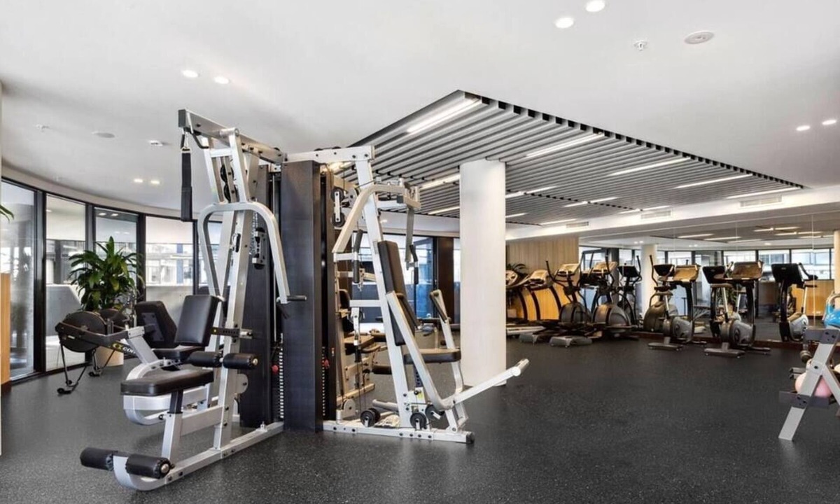 Phillip Apartment | Central located 1Bedroom Apartment in Woden ACT