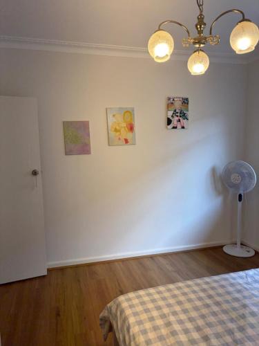 Springvale House | Central Springvale - Beautiful and spacious queen-bed room