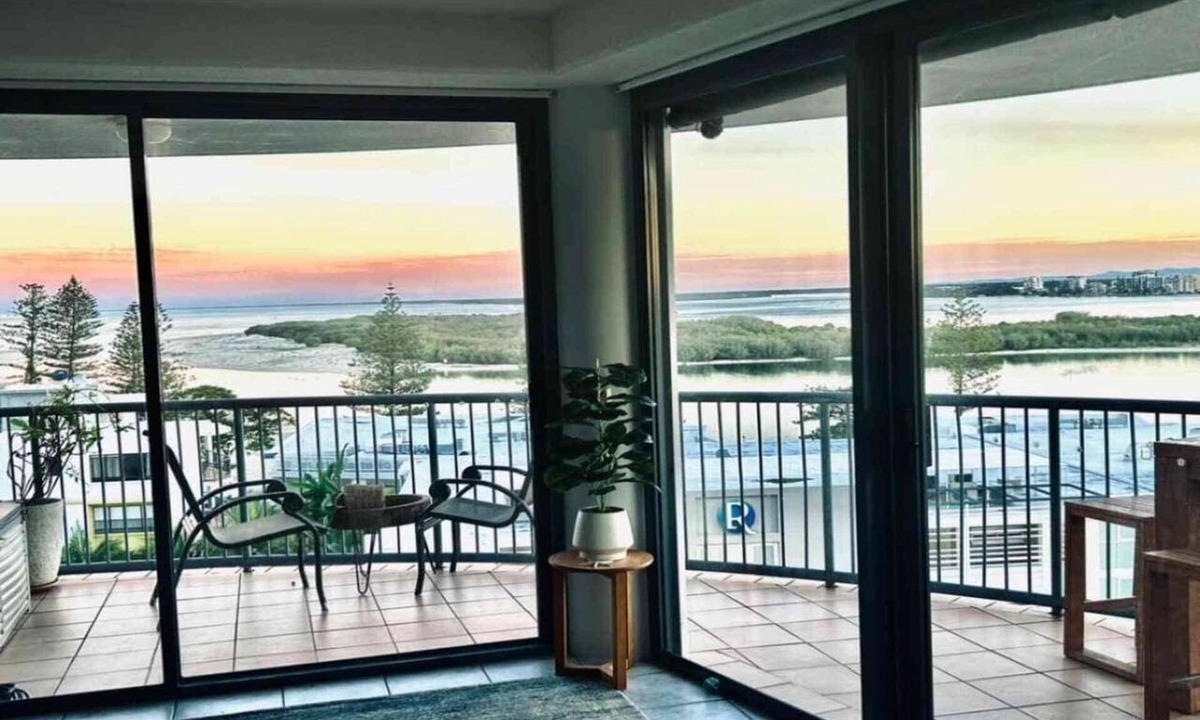 Caloundra Apartment | Centrepoint 36 Ocean Views, Walk To Bulcock Beach