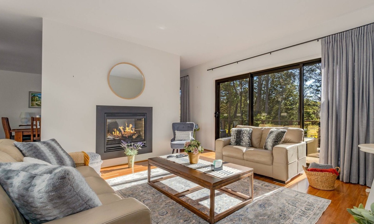 Wentworth Falls House | Chancery Lane - Four Bedroom House, Sleeps 8
