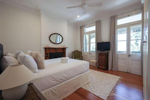 Glebe House | Charming 3-Bedroom Terrace in the Heart of Glebe