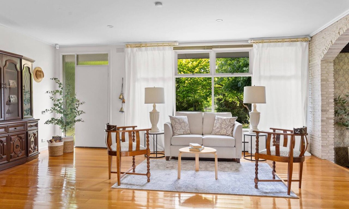 Langwarrin Other | Charming Farmhouse with lovely garden and sheep