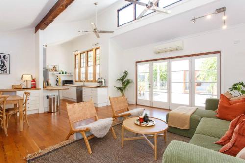 Fremantle House | Charming Heritage Cottage Stylish Sth Freo