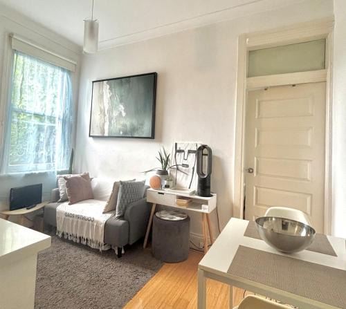 Surry Hills Apartment | Charming Studio Apartment in Surry Hills