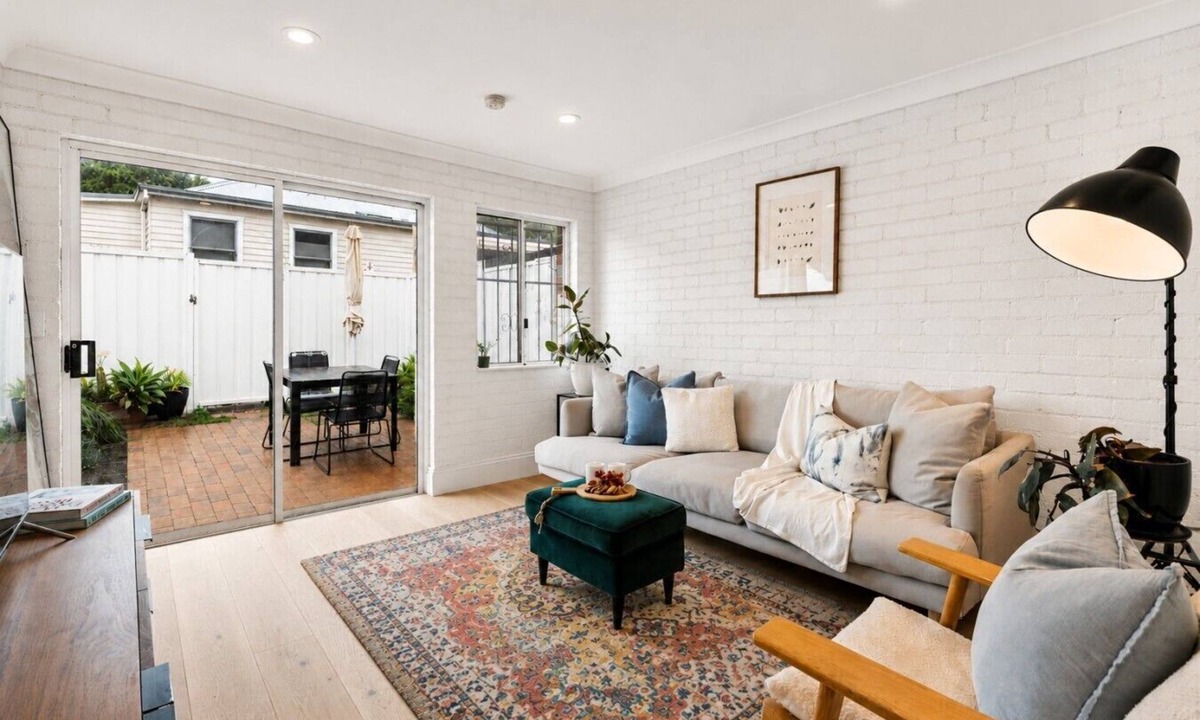 Newtown House | Charming Sunlit Terrace in Vibrant Newtown