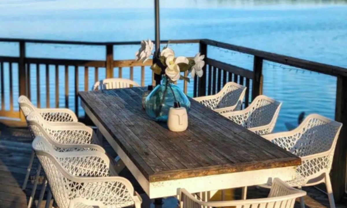 Rama Cottage | Charming waterfront cottage. Lake Couchiching Casino Rama/ski resorts.
