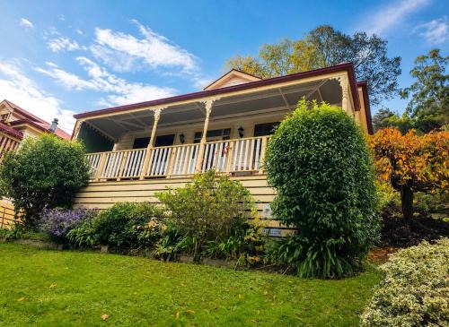 Warburton Bed & Breakfast | Charnwood Cottages