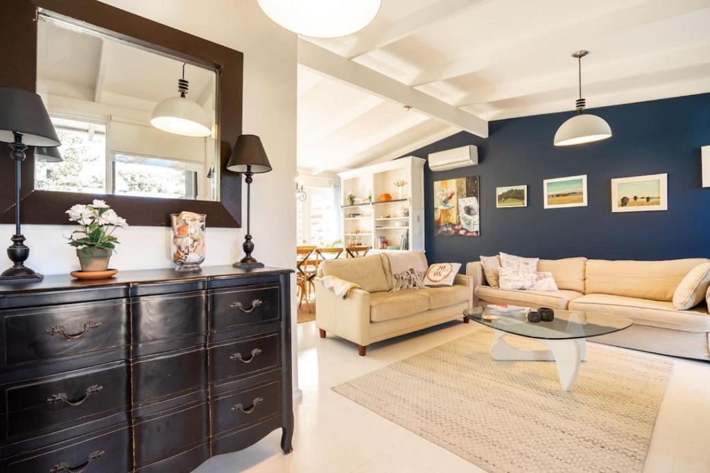 Sorrento House | Chiara's Art Cottage Coastal Garden Retreat