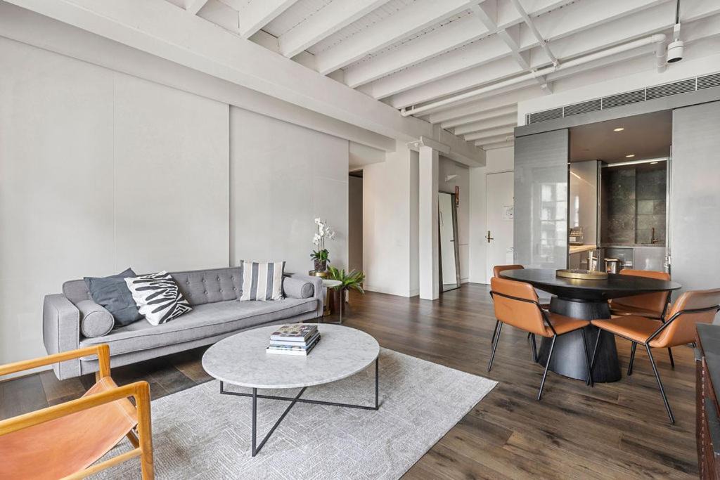 Surry Hills Apartment | Chic 2-Bedroom in Surry Hills