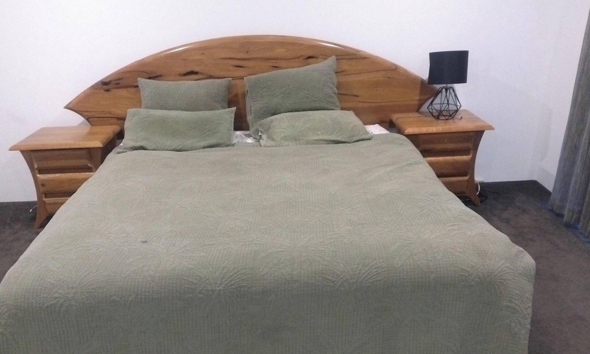 Bedfordale House | Chill in quiet bush location in Bedfordale