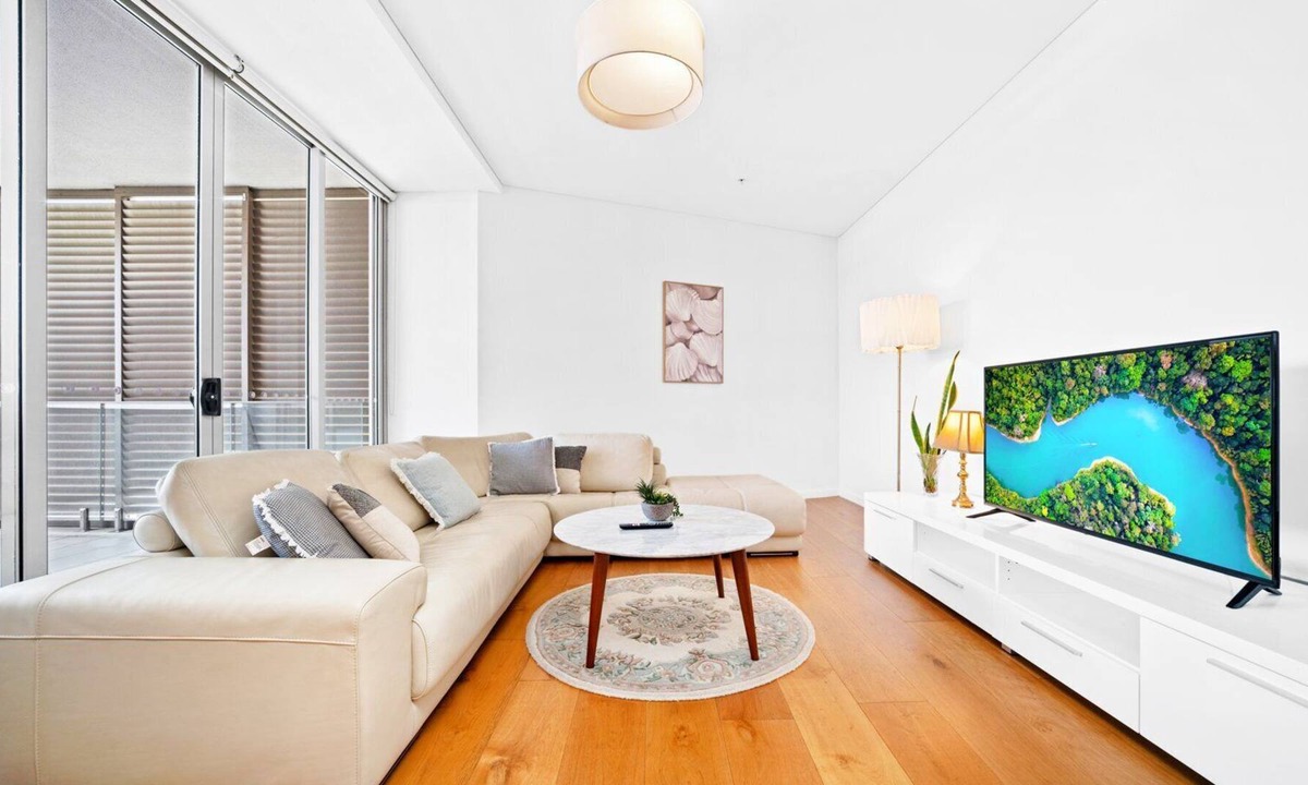 Mascot Apartment | City & Airport Access | Mascot Central 3 Bed Apt