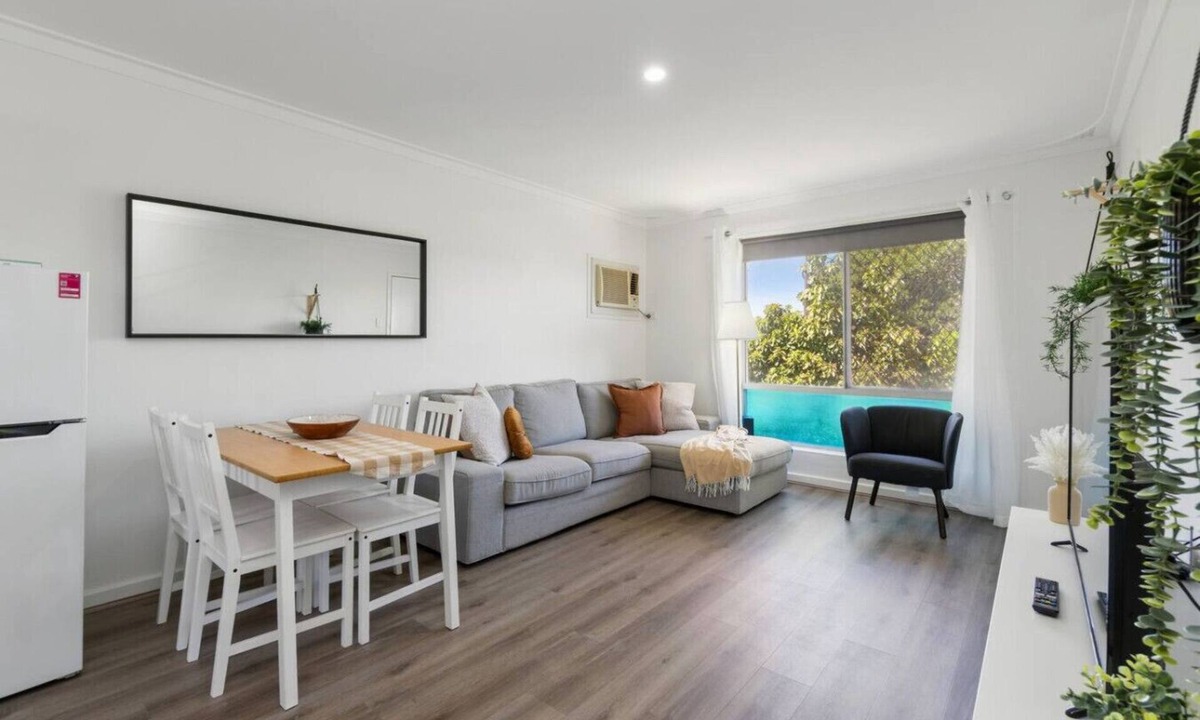 Glendalough Apartment | City & Lake Hideaway