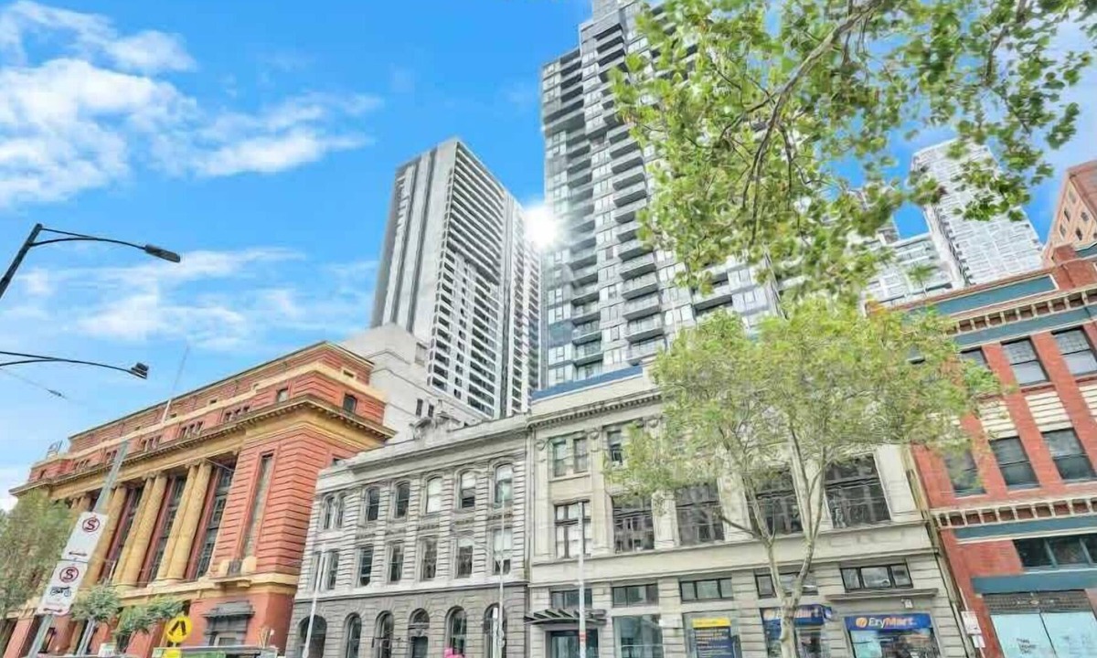 Melbourne Central Business District Apartment | City Point - Luxury Apt with parking, pool, tennis