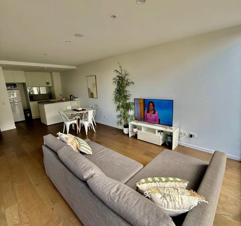 Reid Apartment | City-Self check in-Parking-Pool