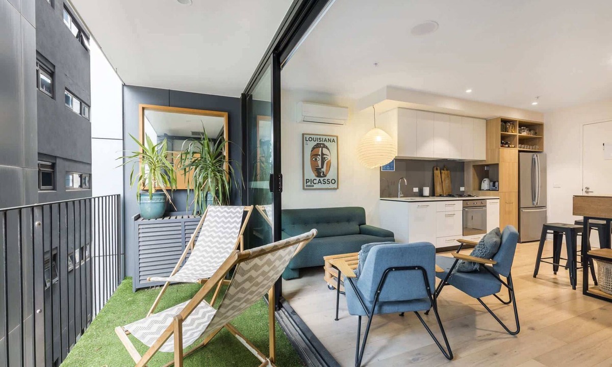 South Melbourne Apartment | City View Haven in South Melbourne