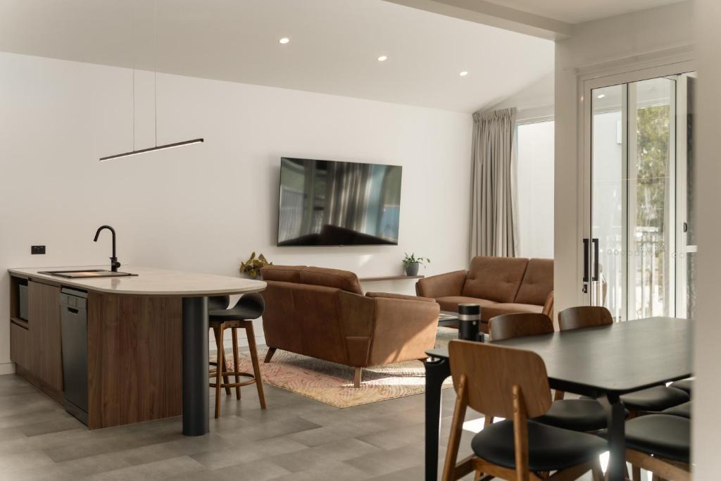 Clare Apartment | Clare Hillside Apartments