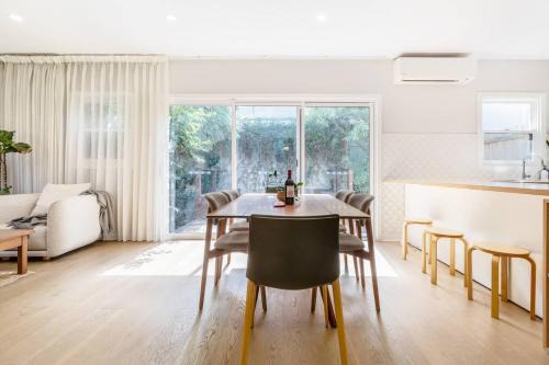 Flemington House | Classic Comforts - Moments to Flemington Racecourse