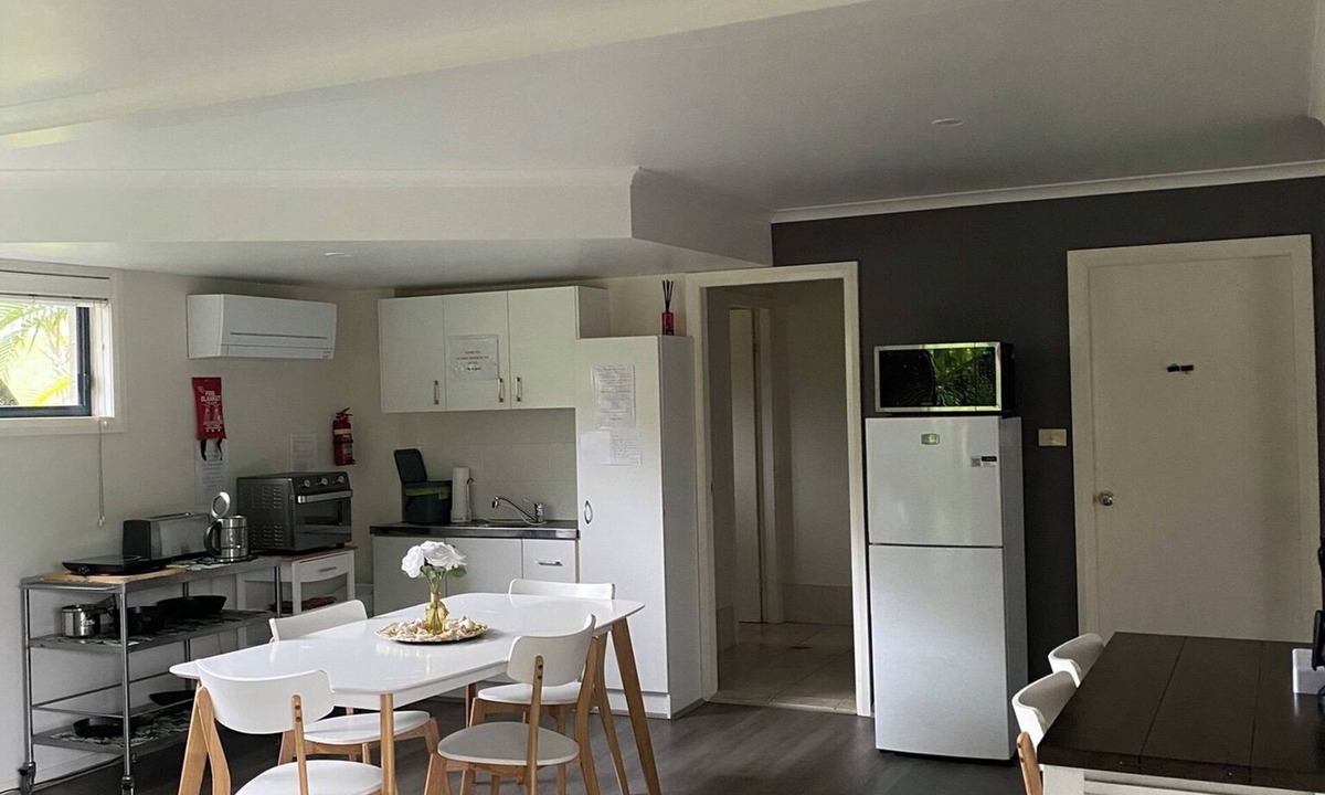 Port Macquarie Apartment | Clean, Private Studio | 5-Min Drive to Beaches | Ideal for Couples & Work Stays