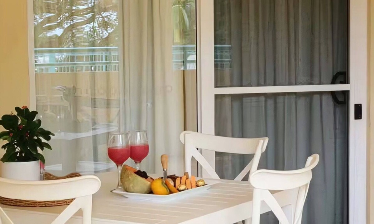 Airlie Beach Apartment | Close to the action, away from the crowds. Coastal living, resort style comfort