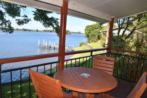 Rainbow Reach House | Coast and Country Cabin 5